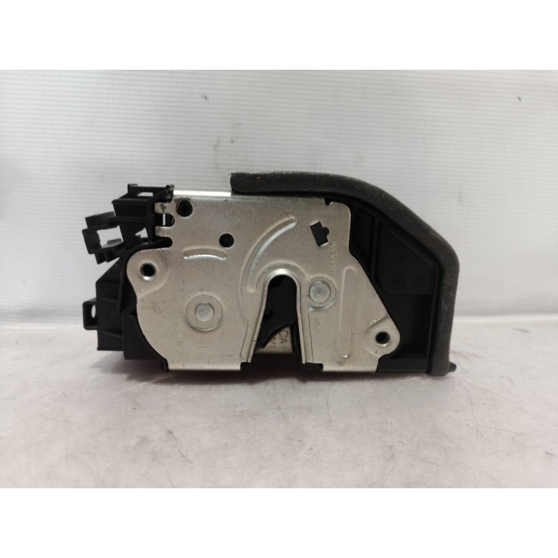 Recambio de cerradura puerta trasera izquierda para bmw serie 5 berlina (e60) 530d referencia OEM IAM 7202147 7202147 7202147