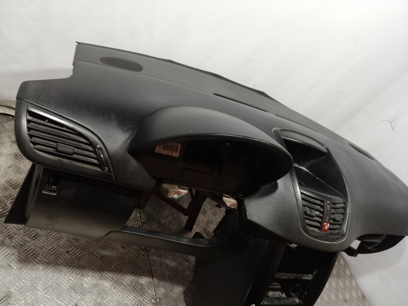 Recambio de salpicadero para peugeot 207 confort referencia OEM IAM   
