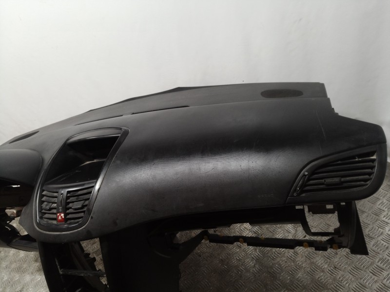 Recambio de salpicadero para peugeot 207 confort referencia OEM IAM   