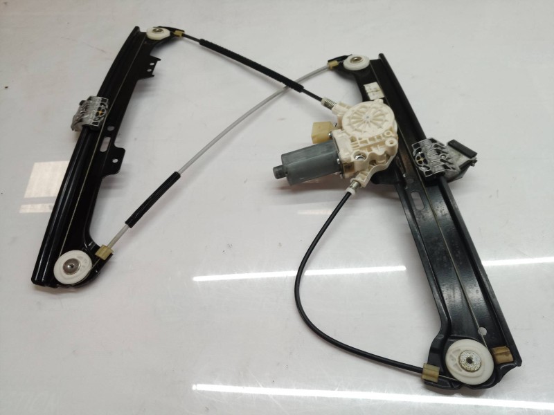 Recambio de elevalunas delantero derecho para bmw serie 5 berlina (e60) 530d referencia OEM IAM 6981142 6981142 997748100