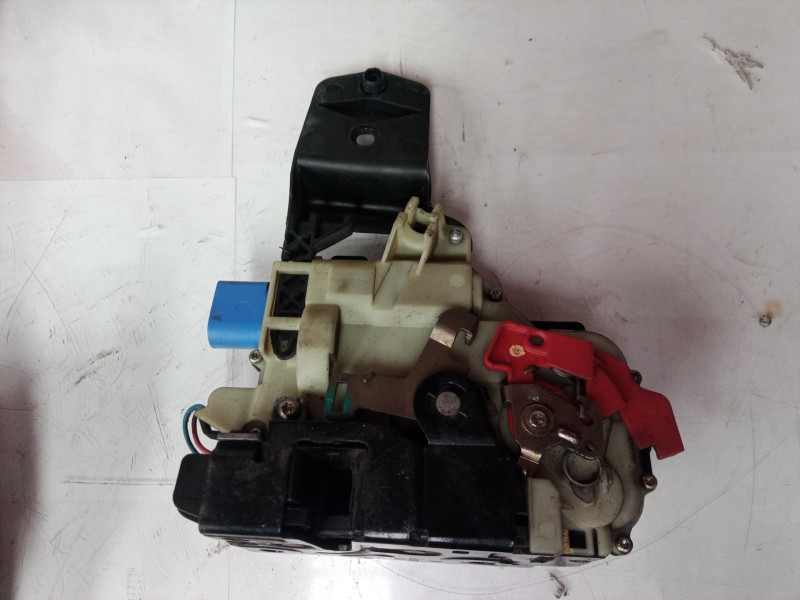 Recambio de cerradura puerta delantera derecha para volkswagen passat berlina (3b3) advance referencia OEM IAM 3B0837868 3B08378