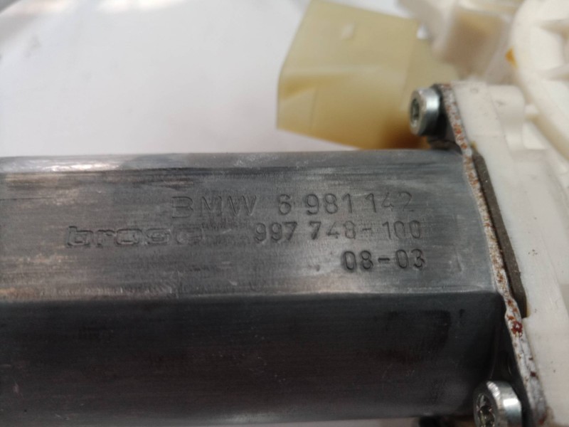 Recambio de elevalunas delantero derecho para bmw serie 5 berlina (e60) 530d referencia OEM IAM 6981142 6981142 997748100