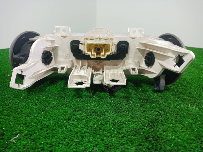 Recambio de mando calefaccion / aire acondicionado para peugeot 107 básico referencia OEM IAM P69610001A P69610001A P69610001A