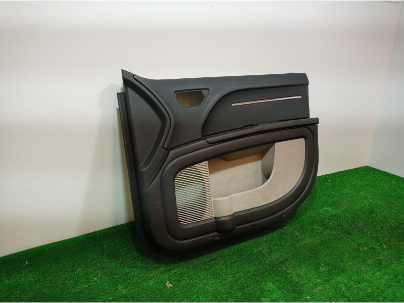 Recambio de guarnecido puerta delantera derecha para dodge journey sxt referencia OEM IAM   