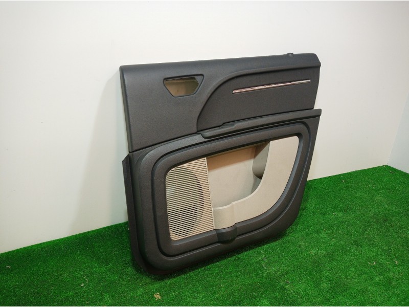 Recambio de guarnecido puerta trasera derecha para dodge journey sxt referencia OEM IAM   