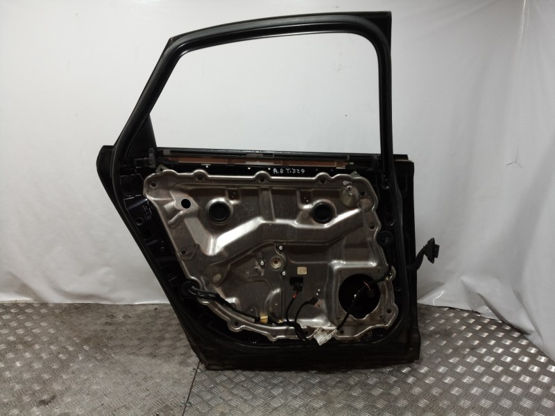 Recambio de puerta trasera izquierda para audi a8 (4e2) 3.0 tdi quattro l referencia OEM IAM   