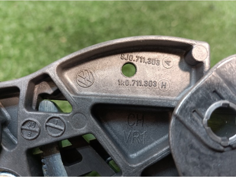 Recambio de palanca freno de mano para volkswagen golf plus (5m1) bluemotion edition referencia OEM IAM 8J0711303 8J0711303 1J09