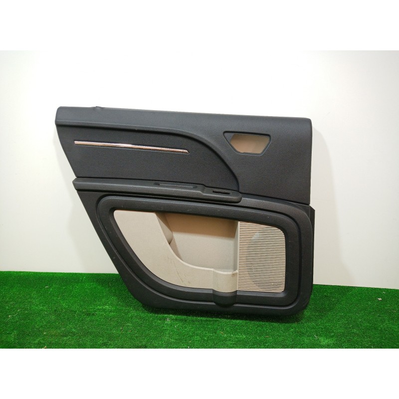 Recambio de guarnecido puerta trasera izquierda para dodge journey sxt referencia OEM IAM   