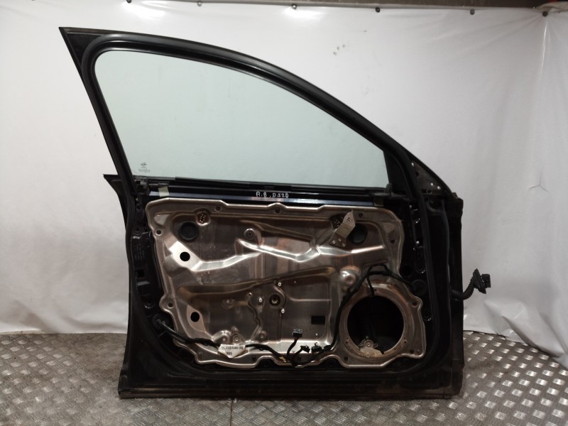 Recambio de puerta delantera izquierda para audi a8 (4e2) 3.0 tdi quattro l referencia OEM IAM    Recambio de puerta delantera izquierda para audi a8 (4e2) 3.0 tdi quattro l referencia OEM IAM