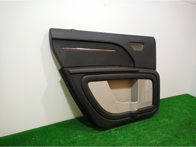 Recambio de guarnecido puerta trasera izquierda para dodge journey sxt referencia OEM IAM   