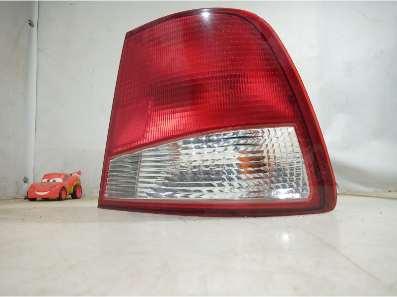 Recambio de piloto trasero derecho para hyundai accent (lc) 1.3 cat referencia OEM IAM   