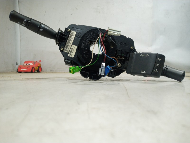 Recambio de mando multifuncion para renault megane ii classic berlina 1.9 dci diesel referencia OEM IAM 820021646511D 8200216465