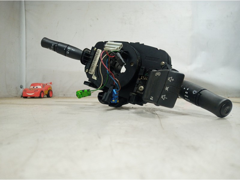 Recambio de mando multifuncion para renault megane ii classic berlina 1.9 dci diesel referencia OEM IAM 820021646511D 8200216465