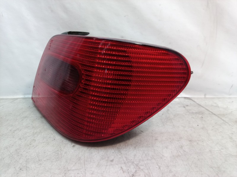 Recambio de piloto trasero derecho para citroën xsara berlina 2.0 hdi 66kw premier referencia OEM IAM   