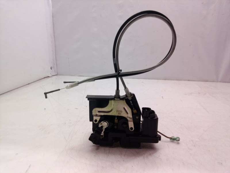 Recambio de cerradura puerta trasera derecha para ssangyong kyron 200 xdi premium 4wd referencia OEM IAM   