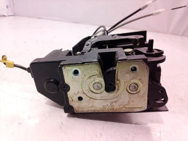 Recambio de cerradura puerta trasera izquierda para ssangyong kyron 200 xdi premium 4wd referencia OEM IAM   