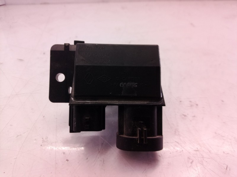 Recambio de resistencia calefaccion para renault captur helly hansen referencia OEM IAM 255503792R 255503792 F2182004