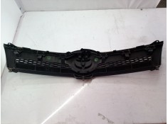 Recambio de rejilla delantera para toyota corolla verso (r1) 1.8 16v cat referencia OEM IAM    2