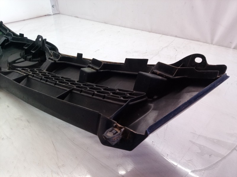 Recambio de rejilla delantera para toyota corolla verso (r1) 1.8 16v cat referencia OEM IAM   