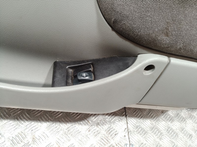 Recambio de puerta delantera derecha para renault kangoo (f/kc0) alize referencia OEM IAM 7751471747 7751471747 7751471747