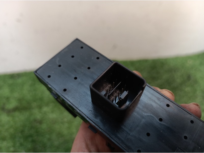 Recambio de mando elevalunas delantero izquierdo para volkswagen golf plus (5m1) bluemotion edition referencia OEM IAM 1K4959857