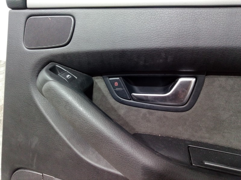 Recambio de guarnecido puerta trasera derecha para audi a8 (4e2) referencia OEM IAM 4E0868066 4E0868066 4E0868066
