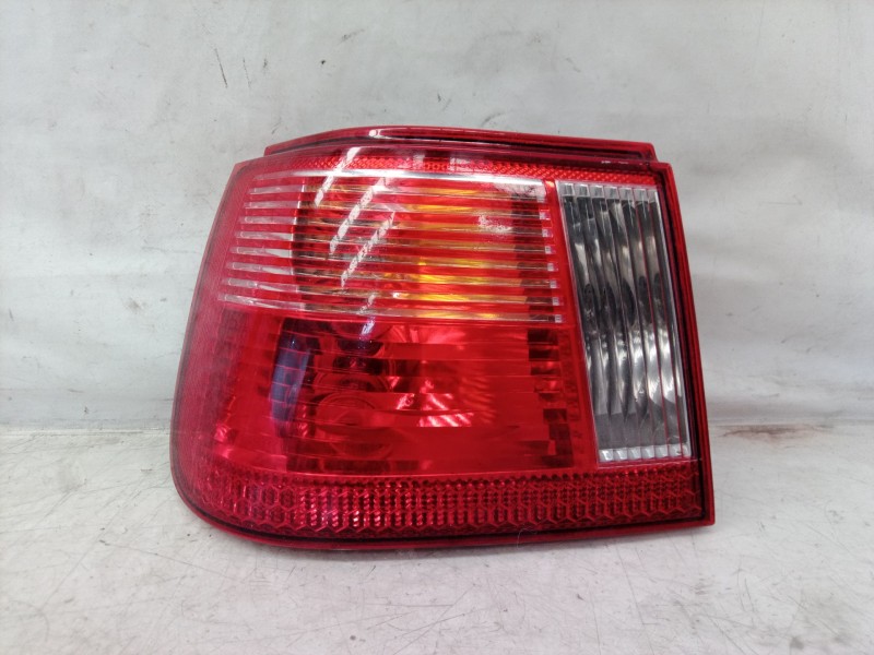 Recambio de piloto trasero izquierdo para seat ibiza (6k1) select referencia OEM IAM 6K6945111G 6K6945111G 6K6945111