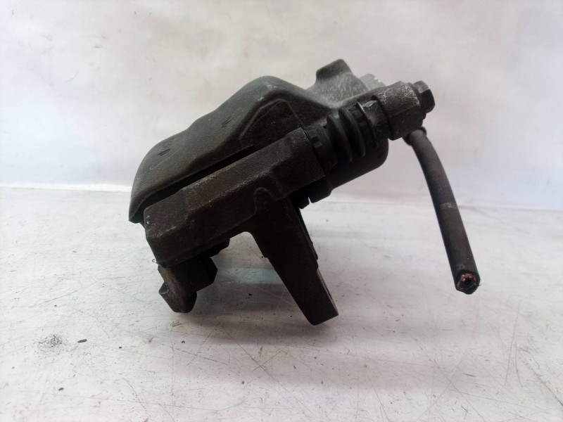 Recambio de pinza freno delantera derecha para volkswagen caddy ocio referencia OEM IAM   