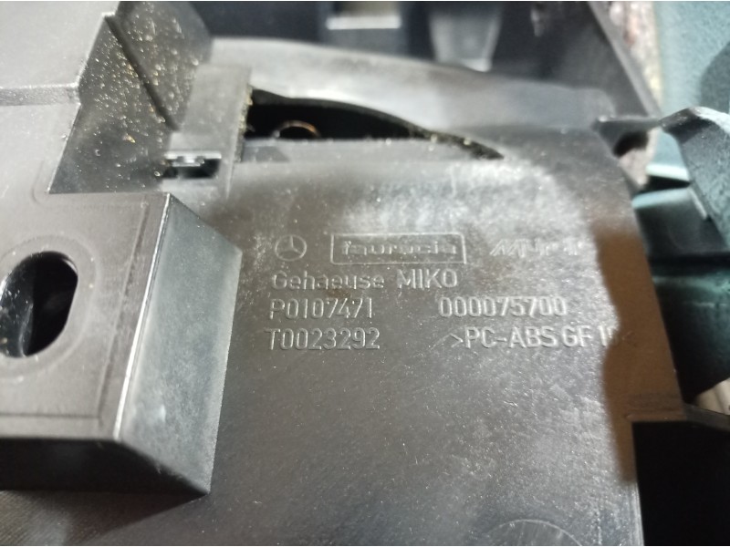 Recambio de consola central tras. para mercedes-benz clase s (w221) berlina 500 l (221.171) referencia OEM IAM P0107471 P0107471