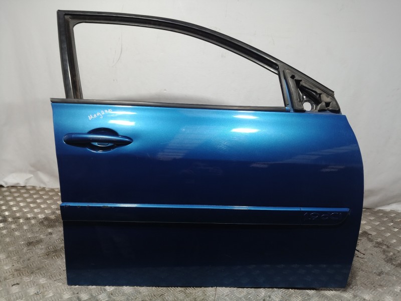 Recambio de puerta delantera derecha para renault megane ii classic berlina 1.9 dci diesel referencia OEM IAM   