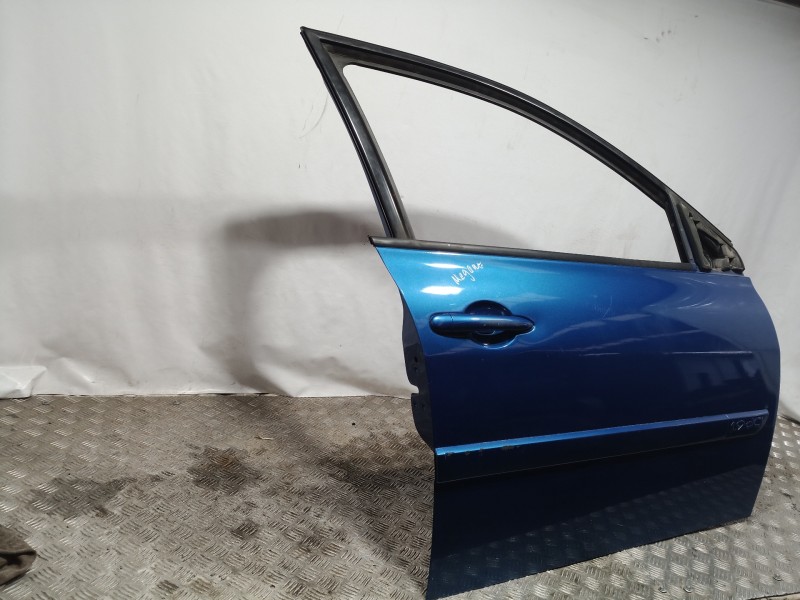 Recambio de puerta delantera derecha para renault megane ii classic berlina 1.9 dci diesel referencia OEM IAM   