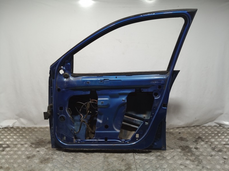 Recambio de puerta delantera derecha para renault megane ii classic berlina 1.9 dci diesel referencia OEM IAM   