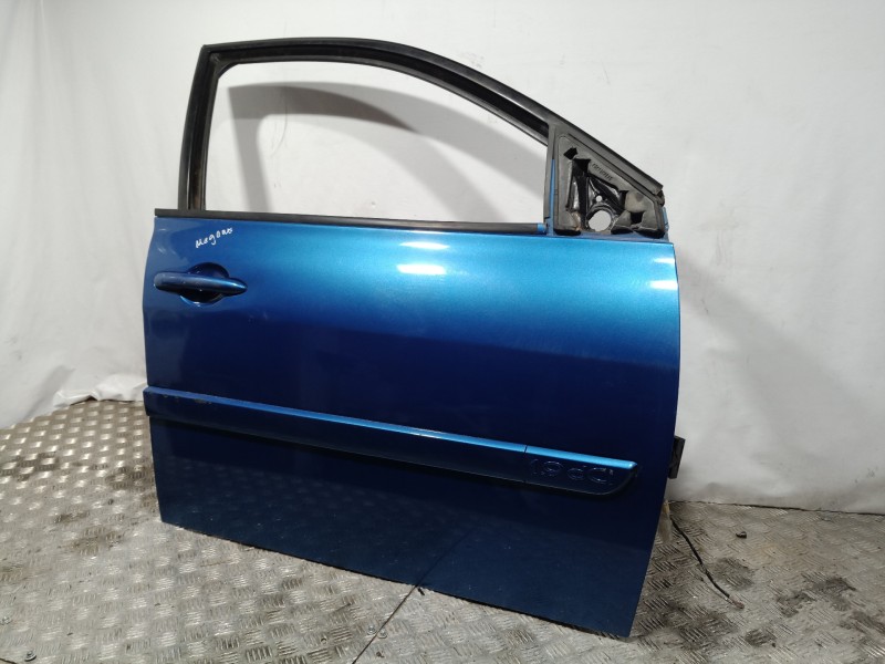 Recambio de puerta delantera derecha para renault megane ii classic berlina 1.9 dci diesel referencia OEM IAM   