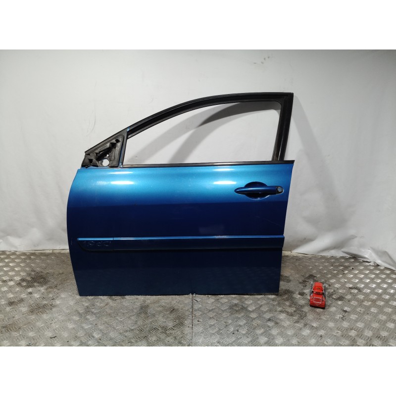 Recambio de puerta delantera izquierda para renault megane ii classic berlina 1.9 dci diesel referencia OEM IAM   