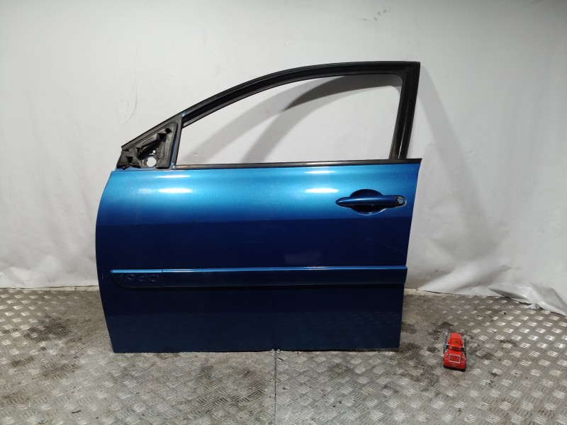 Recambio de puerta delantera izquierda para renault megane ii classic berlina 1.9 dci diesel referencia OEM IAM   