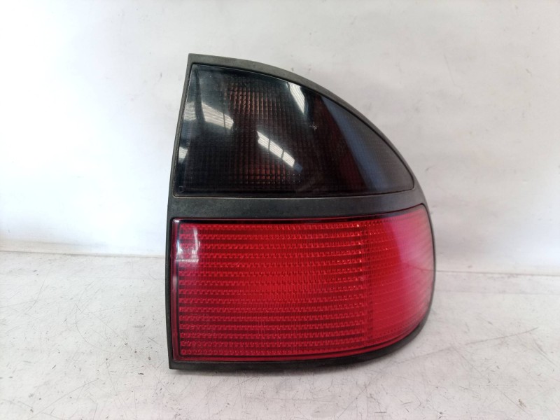 Recambio de piloto trasero derecho para renault laguna (b56) 2.0 referencia OEM IAM   