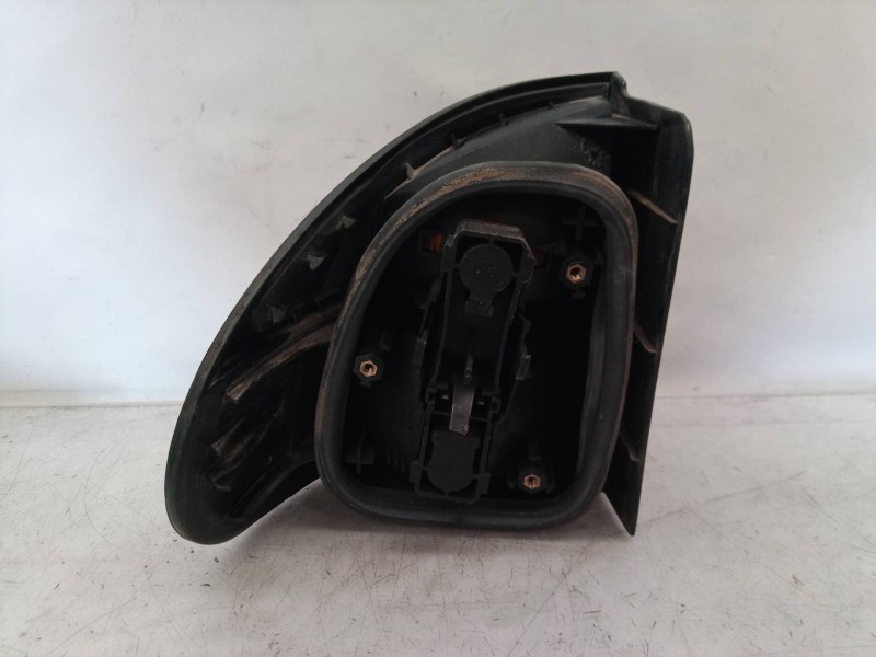 Recambio de piloto trasero derecho para renault laguna (b56) 2.0 referencia OEM IAM   