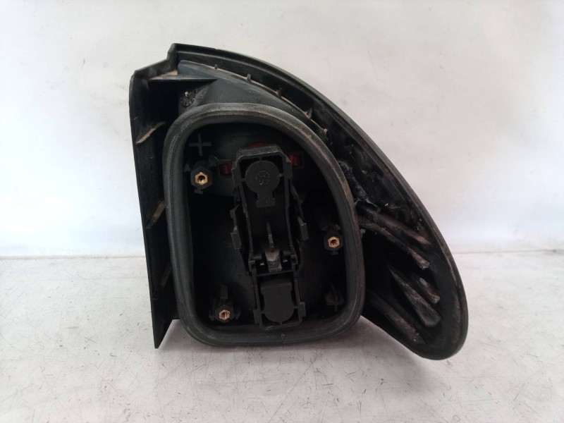 Recambio de piloto trasero izquierdo para renault laguna (b56) 2.0 referencia OEM IAM   