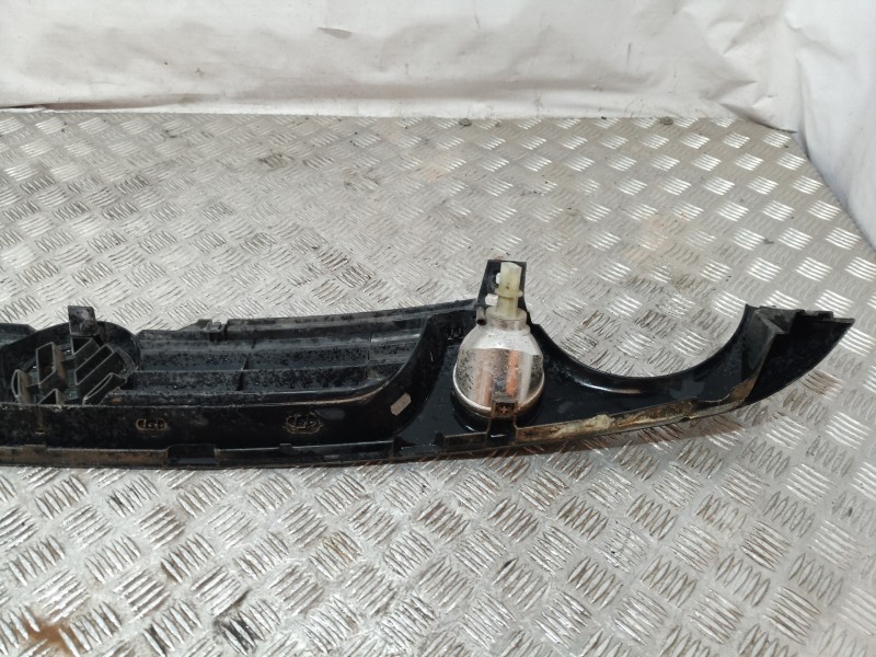 Recambio de rejilla delantera para volkswagen passat berlina (3b2) comfortline referencia OEM IAM   