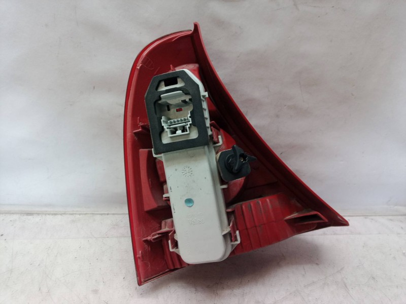 Recambio de piloto trasero derecho para renault clio ii fase ii (b/cb0) authentique referencia OEM IAM   