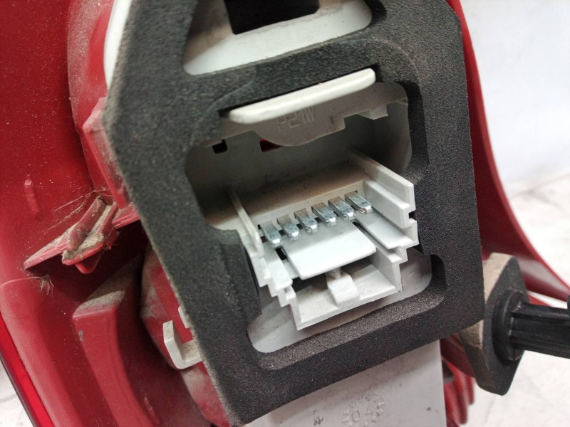 Recambio de piloto trasero derecho para renault clio ii fase ii (b/cb0) authentique referencia OEM IAM   