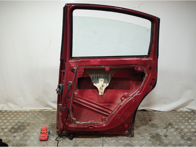 Recambio de puerta trasera derecha para volkswagen passat berlina (3b2) comfortline referencia OEM IAM   