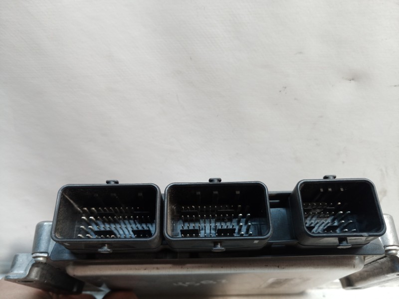 Recambio de centralita motor uce para peugeot 407 st confort referencia OEM IAM 9663548180 9663548180 9663548180