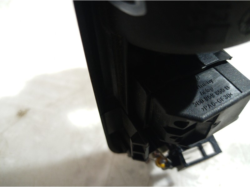 Recambio de maneta interior trasera derecha para volkswagen passat berlina (3b2) comfortline referencia OEM IAM 3B0839113 3B0839
