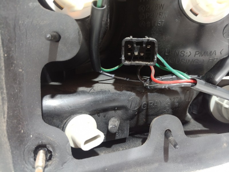 Recambio de piloto trasero derecho para hyundai accent (x3) 1.3 gls automático referencia OEM IAM 9240222210 9240222210 92402222