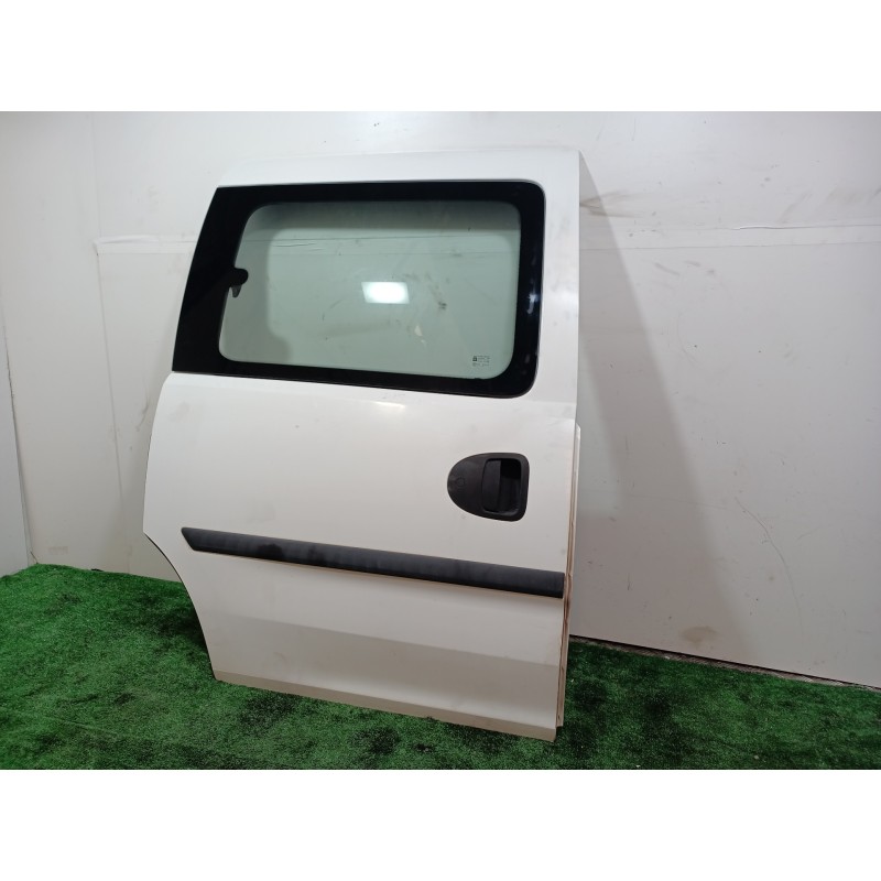 Recambio de puerta lateral corredera derecha para opel combo (corsa c) cargo referencia OEM IAM   
