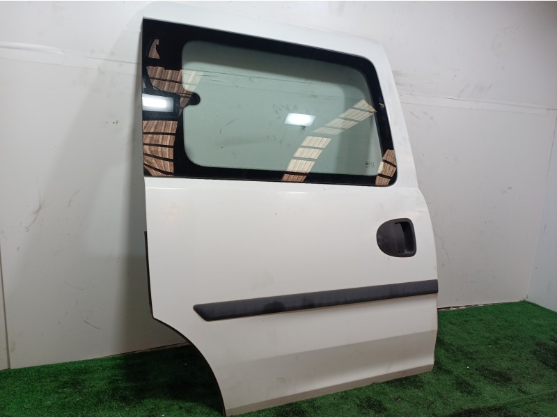 Recambio de puerta lateral corredera derecha para opel combo (corsa c) cargo referencia OEM IAM   