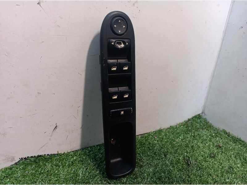 Recambio de mando elevalunas delantero izquierdo para peugeot 307 cc (s2) sport referencia OEM IAM 96531123XT 96531123XT 5326970