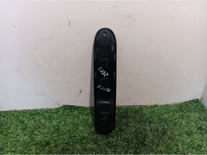 Recambio de mando elevalunas delantero izquierdo para peugeot 307 cc (s2) sport referencia OEM IAM 96531123XT 96531123XT 5326970