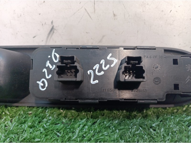 Recambio de mando elevalunas delantero izquierdo para peugeot 307 cc (s2) sport referencia OEM IAM 96531123XT 96531123XT 5326970